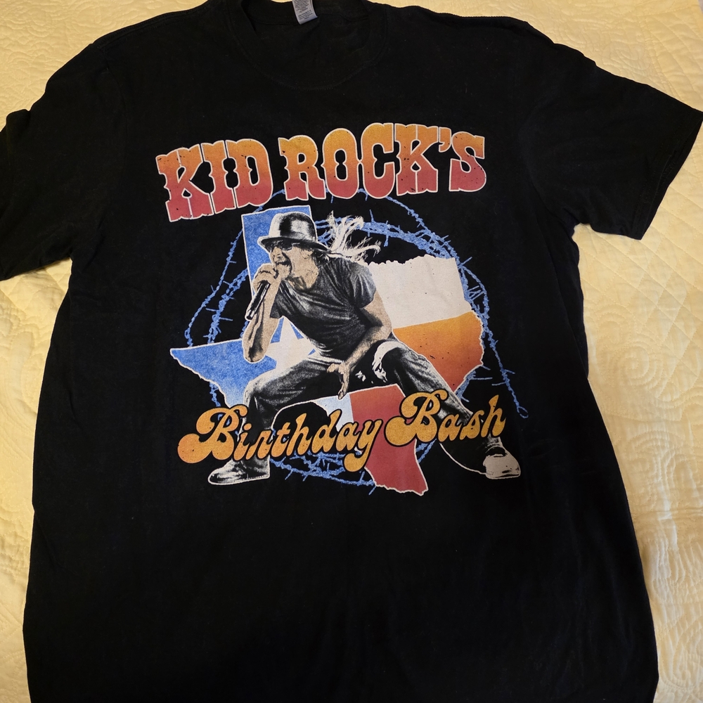 Gildan Black Graphic T-Shirt with Colorful Design